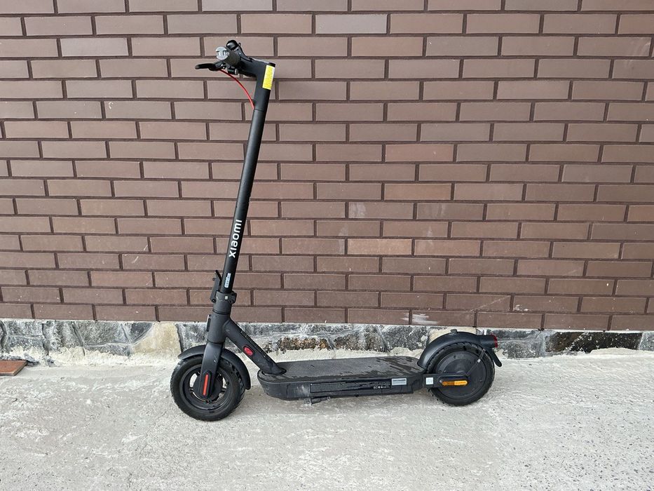 Продам електросамокат Xiaomi Mi Electric