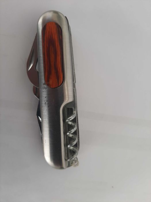 Canivete Multiuso novo conforme fotos.