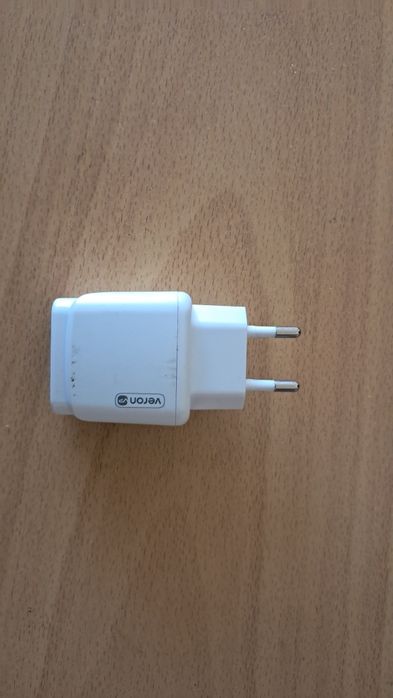Зарядка для  телефона