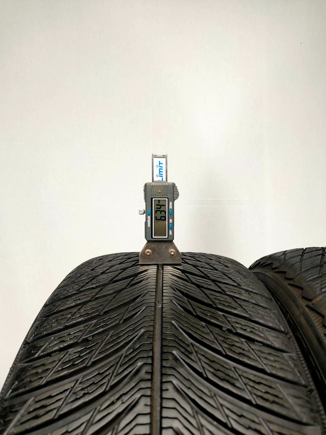 Opony 225/55R18 zima 225/55/18 MICHELIN (osobowe) OO12969