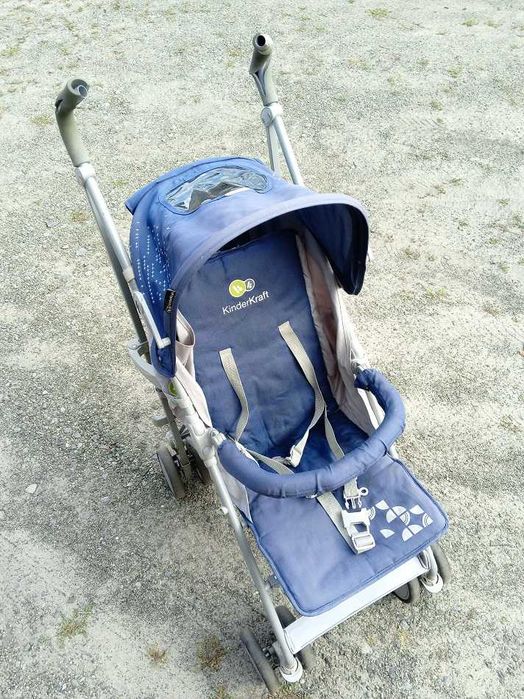 Дитяча коляска. -