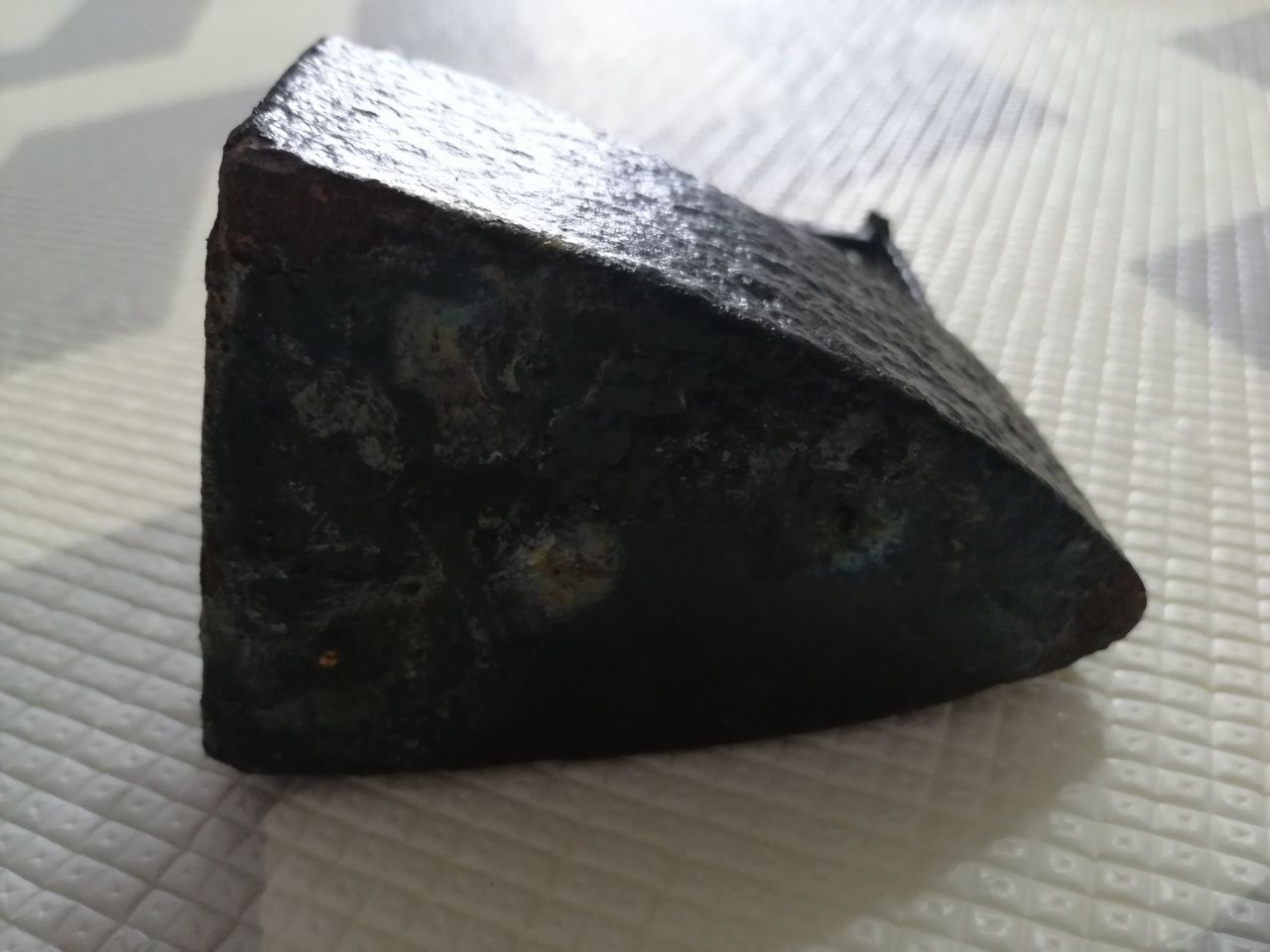 Sprzedam miniaturkę żelazka metalową