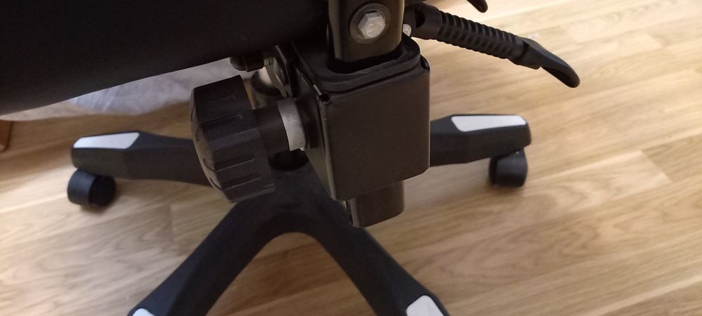 Компьютерное геймерское кресло