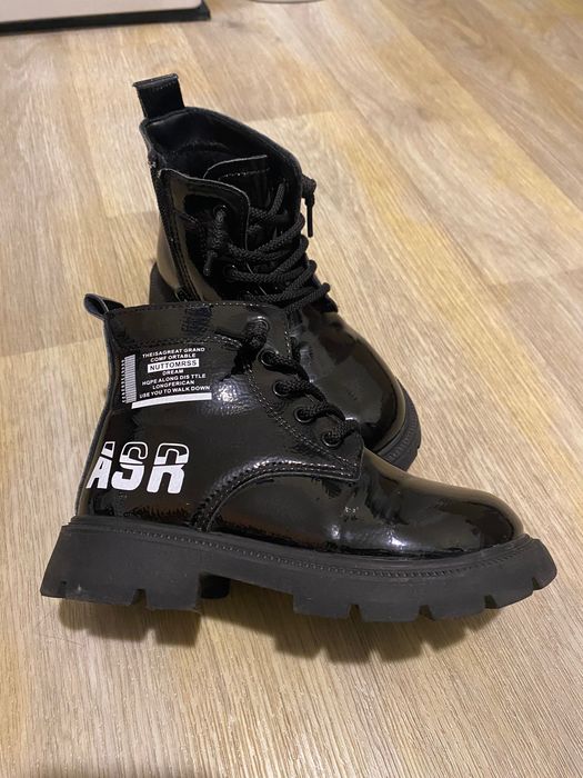 Черевики на дівчинку