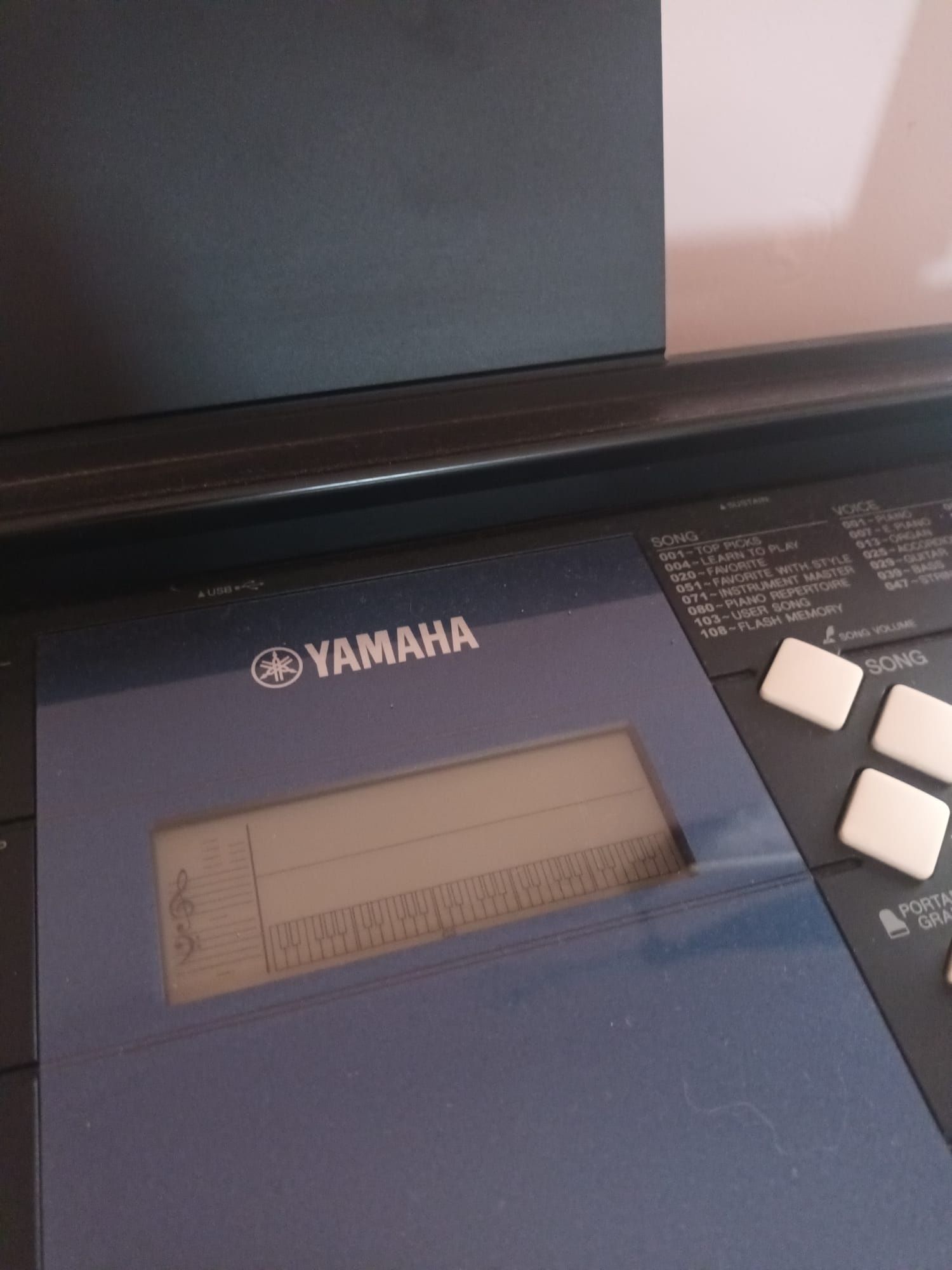 Teclado PSR- E333 Yamaha c/suporte