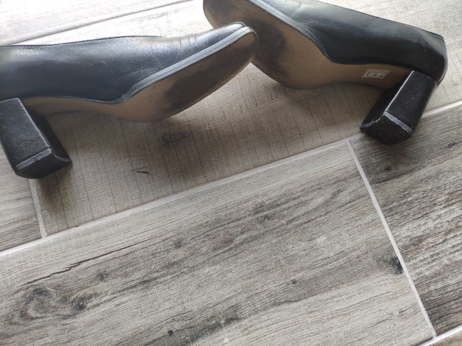 Sapatos 38 Pele Genuína e sola Couro