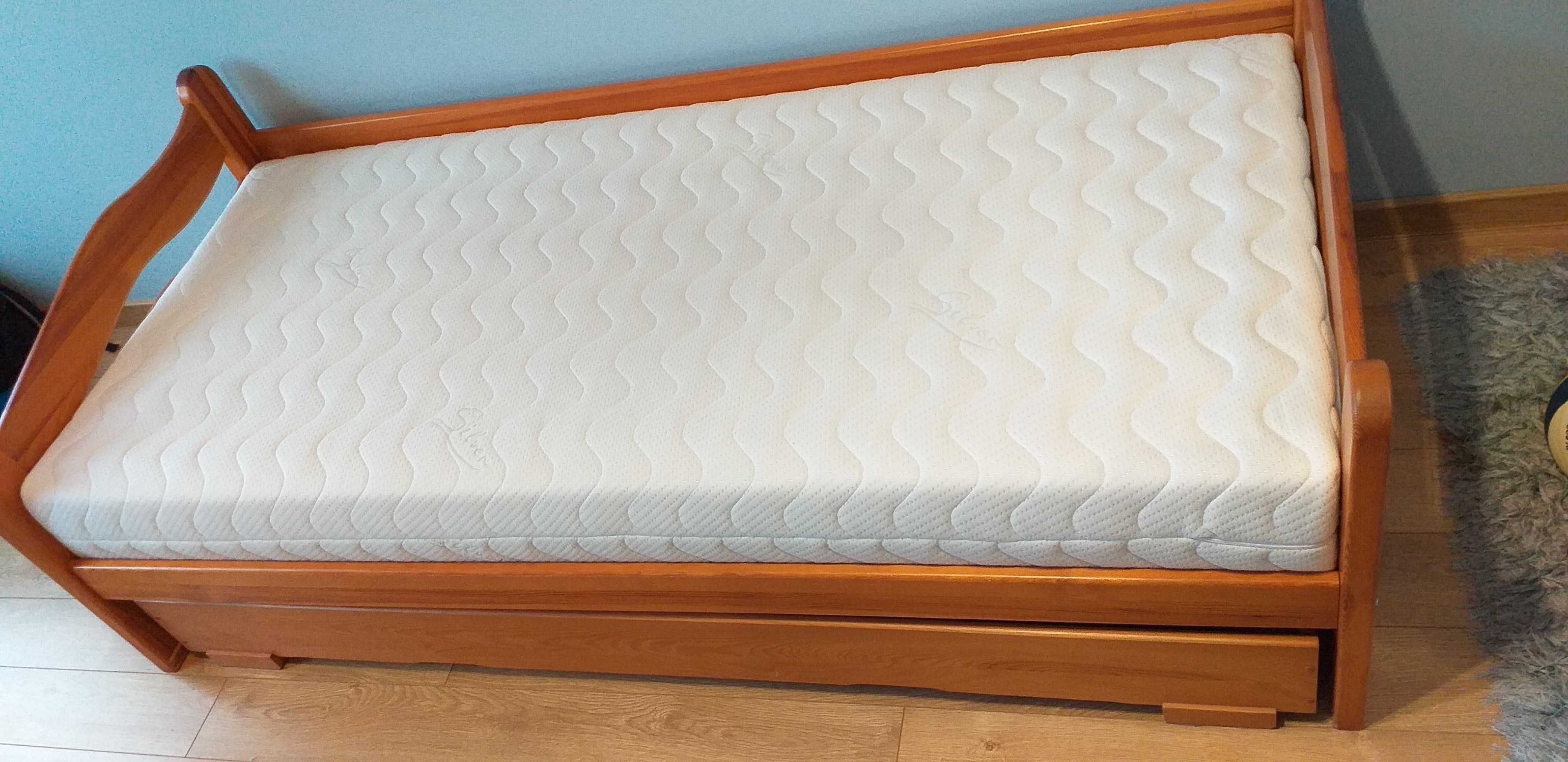 Solidne łóżko drewniane 90x200 z materacem i gratisem