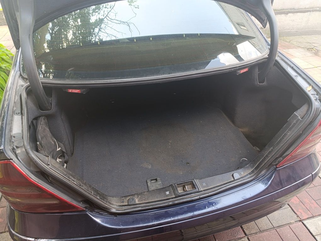 Mersedes w203 2.2 cdi 3600$
