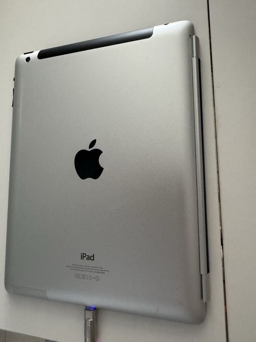 Apple iPad 4 Wi-Fi + 4G (4th generation)+ Extras