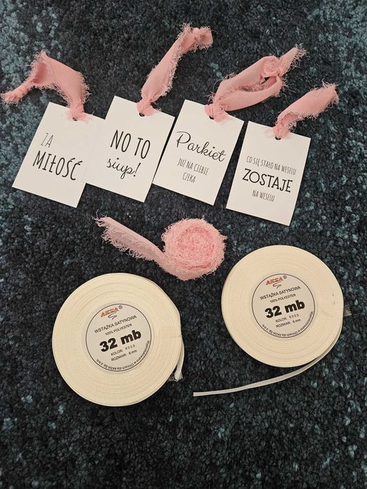 resztki po weselu wstążki pudełko na obrączki stojaki