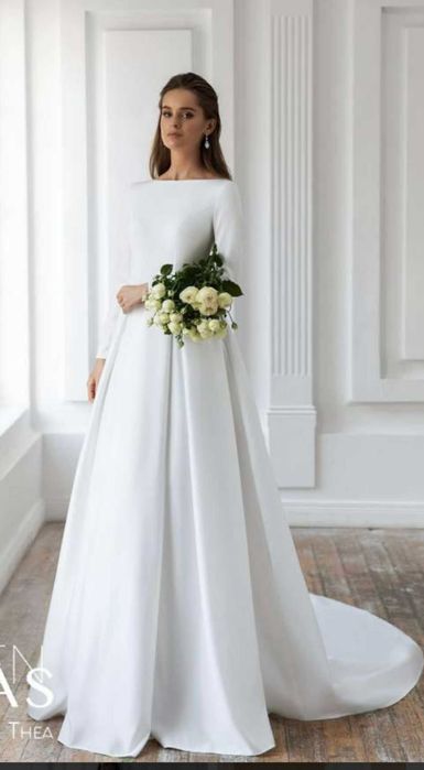 Весільна біла класична сукня