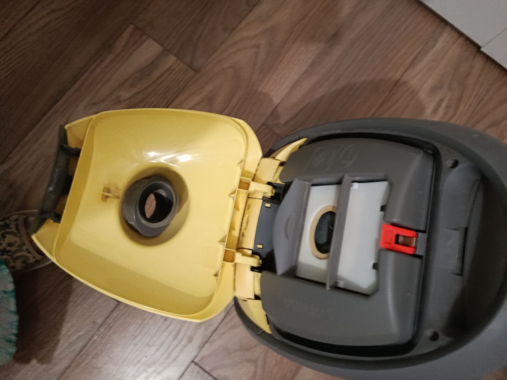 Пилосос PHILIPS Universal