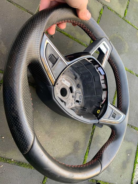 kierownica skórzana skóra pikowana ścięta VRS Skoda Octavia III RS