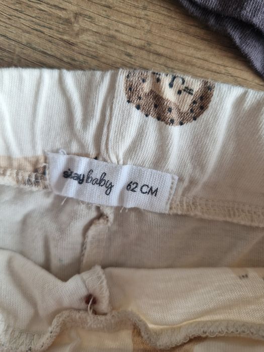 2 bluzeczki z krótkim rękawem  i krótkie spodenki niemowlęce sinsay