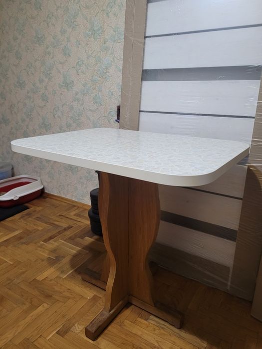 Продам кухонний стіл