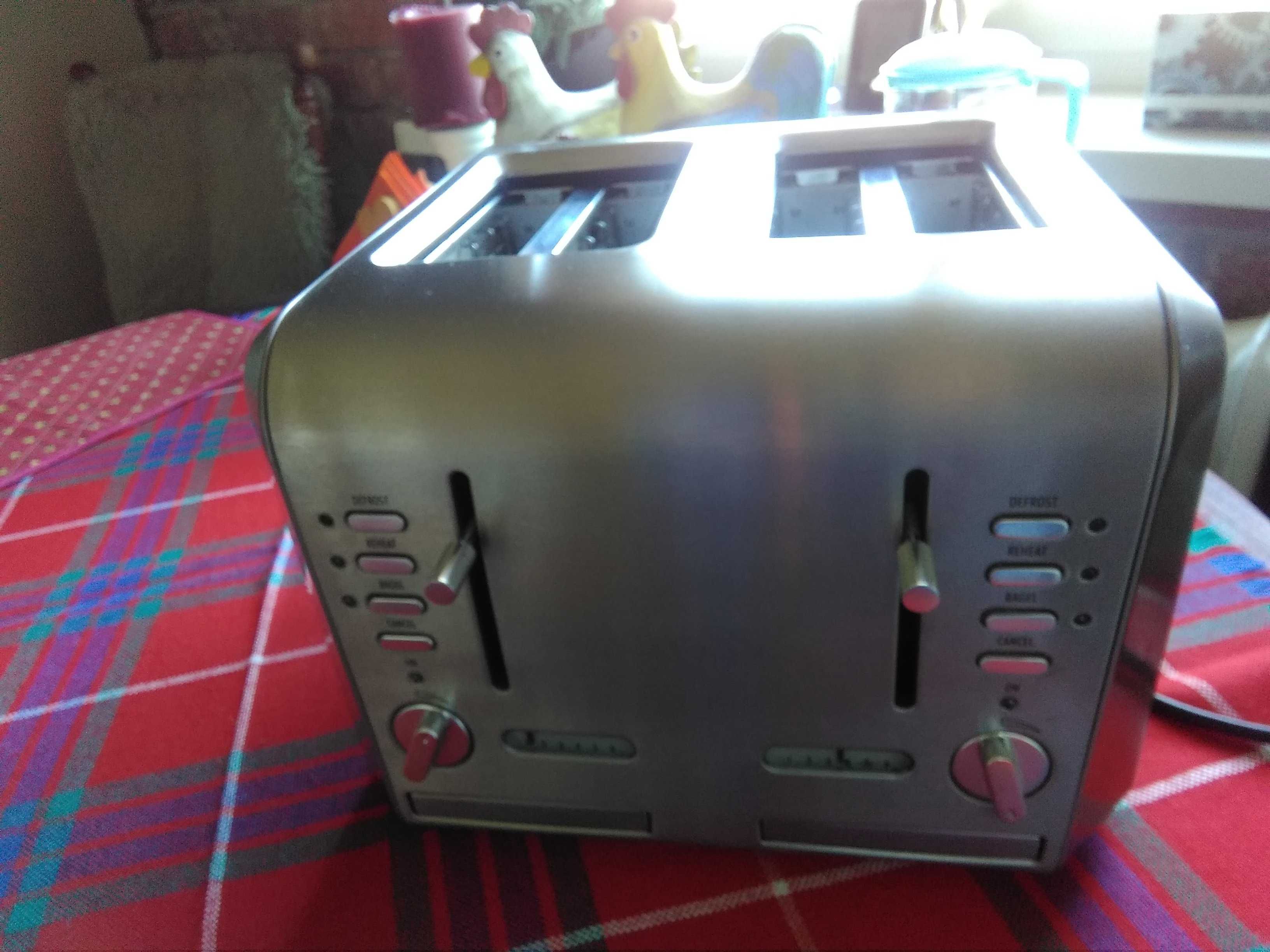 DeLonghi toster CTH 4023