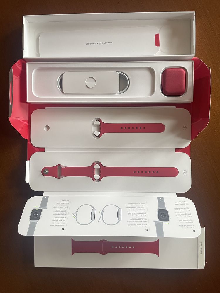 Apple Watch 7 45mm red