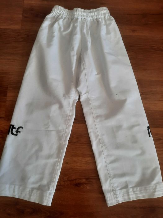 Strój taekwondo szyty na wymiar.