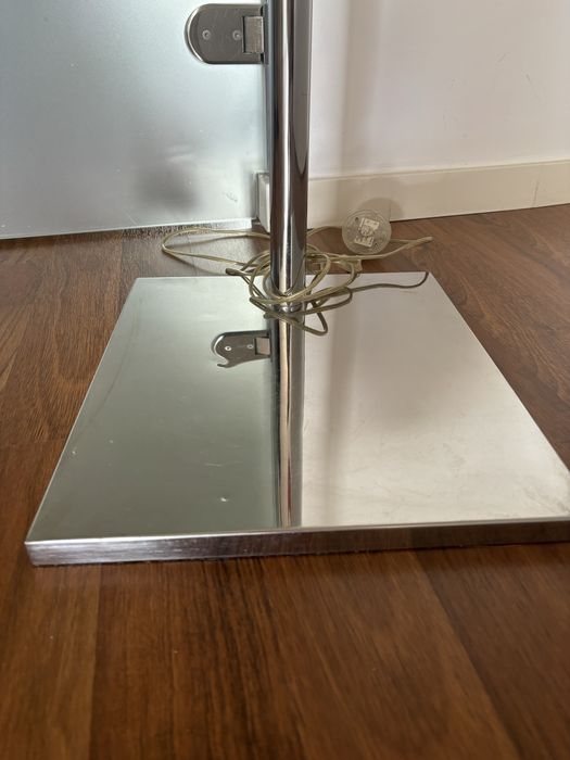 Candeeiro de pé alto