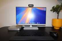 Mac mini M2 Pro + Lenovo L24m-40 + Magic Keyboard + Mysz + Kamera