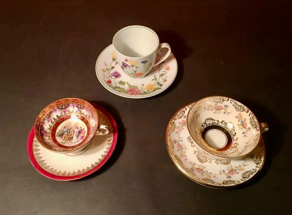 3 CHÁVENAS de CAFÉ - em bom estado - século XX