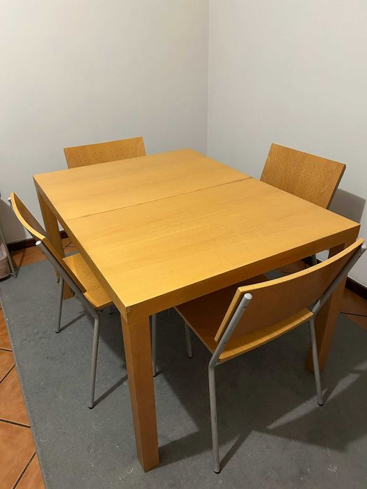 Mesa de jantar extensível + 4 cadeiras - Para venda rápida!