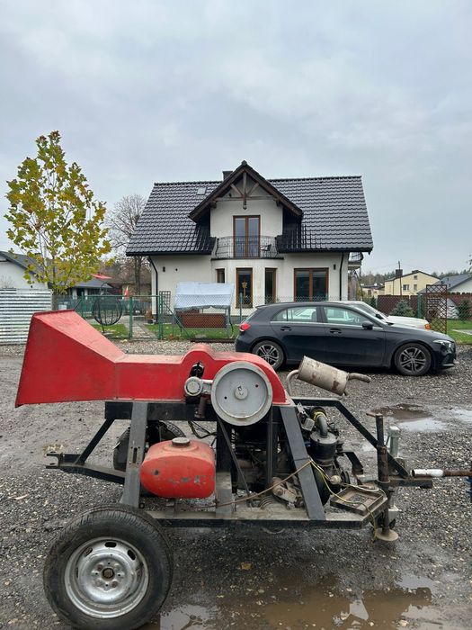 Rębak rozdrabniacz do gałęzi
