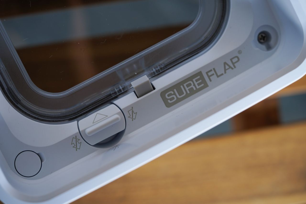 SureFlap Дверца для кошек с чипом автоматическая 140*140мм, белый