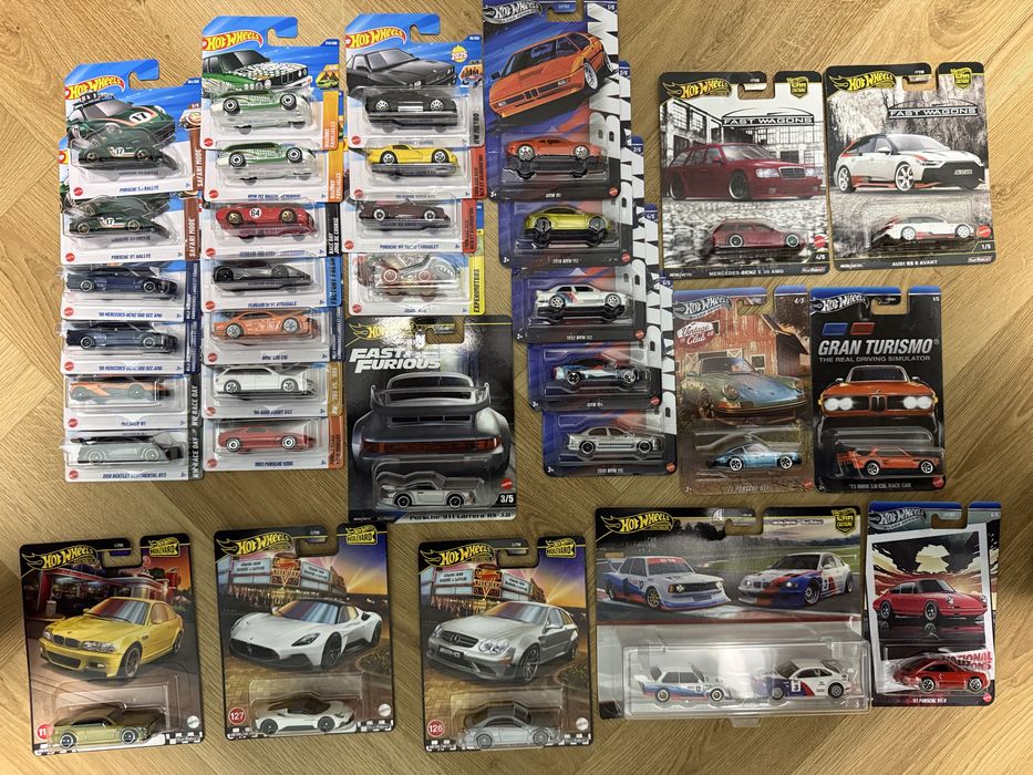 Hot Wheels Ferrari BMW Mercedes-Benz