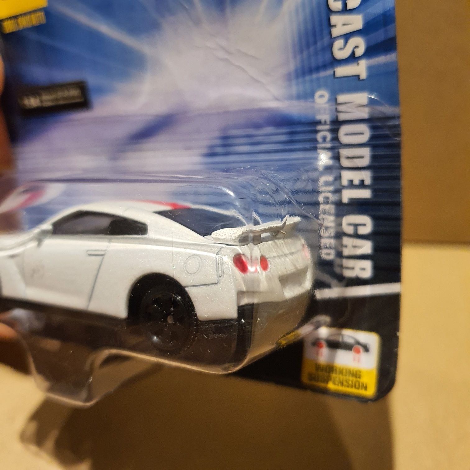Nissan GT-R - Miniatura