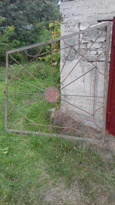 Продам металеві ворота