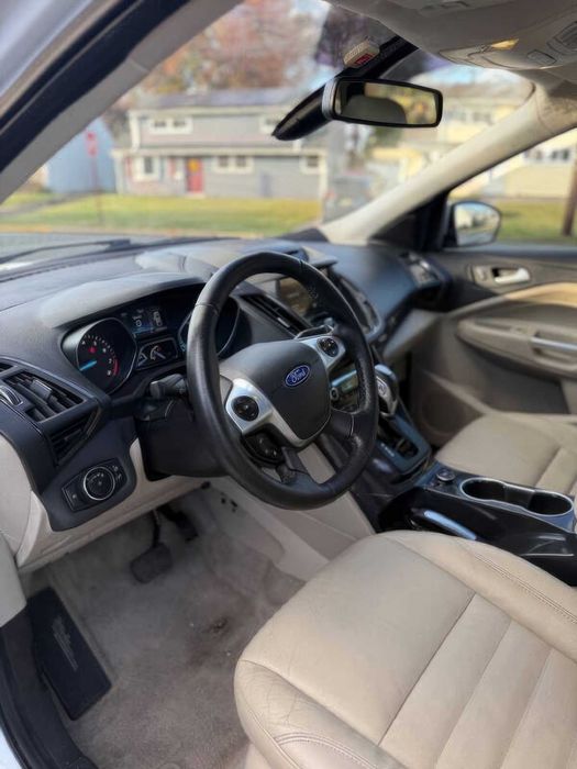 Ford Escape Titanium      2015