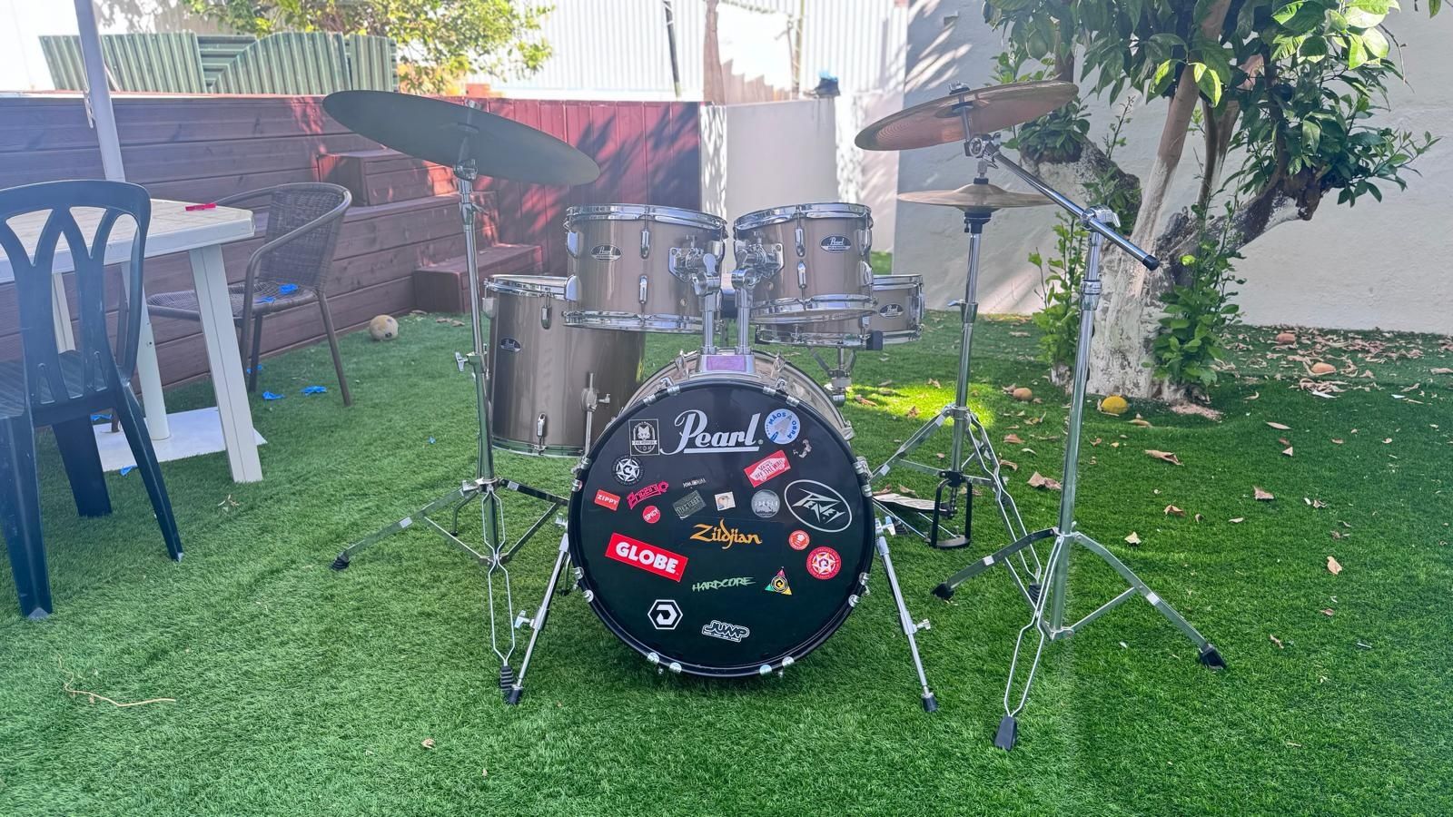 Pearl Roadshow Completa com Pratos e Banco