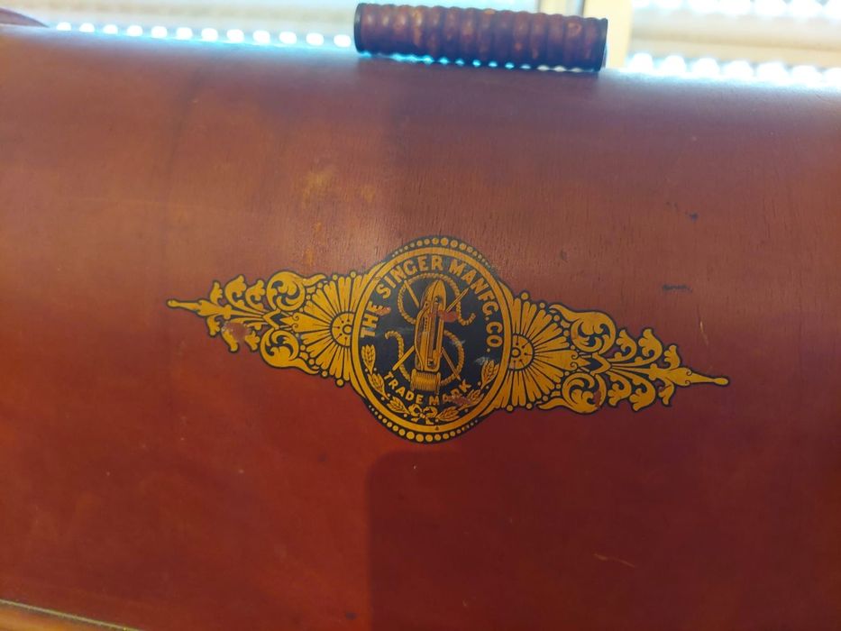 Máquina de costura singer antiga