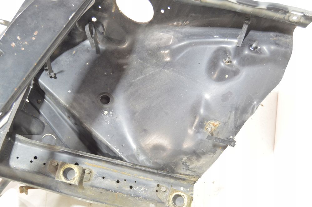 pas przedni fartuch mercedes w124 cabrio coupe bez rdzy idealny