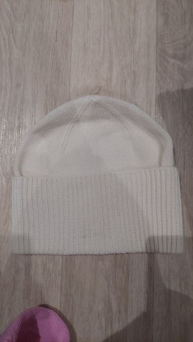 Шапка з мериносової шерсті