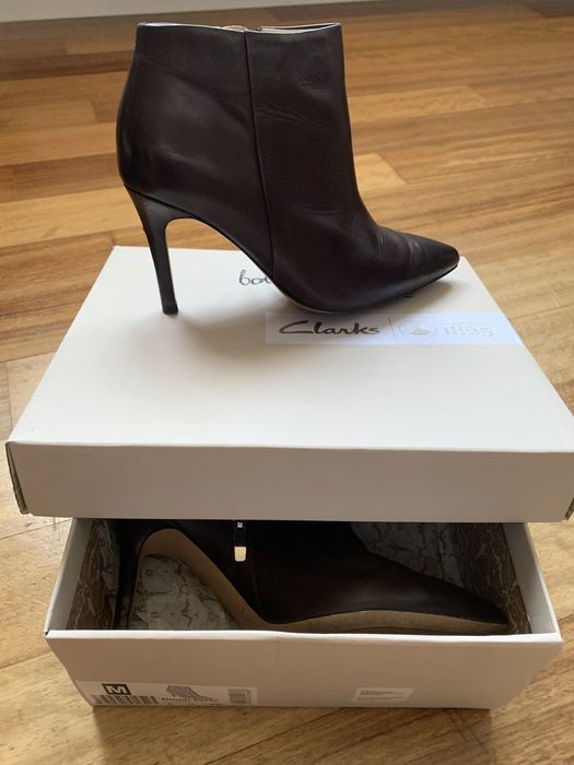 szpilki, botki, sandały: Jimmy Choo, Tods, Boss, Coach, Tommy Hilfiger