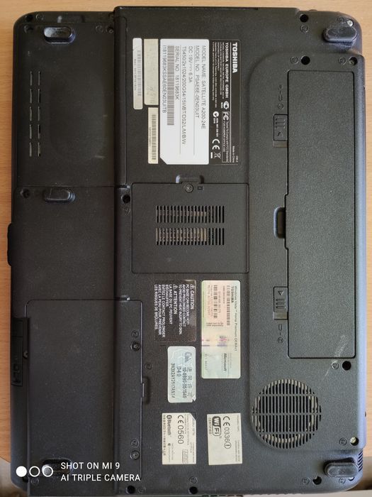 Продаю ноутбук Тошиба(Сателит) под восстановление или на запчасти