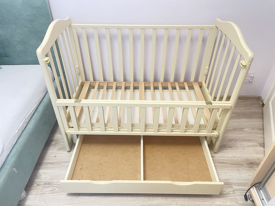 Дитяче ліжечко б/у