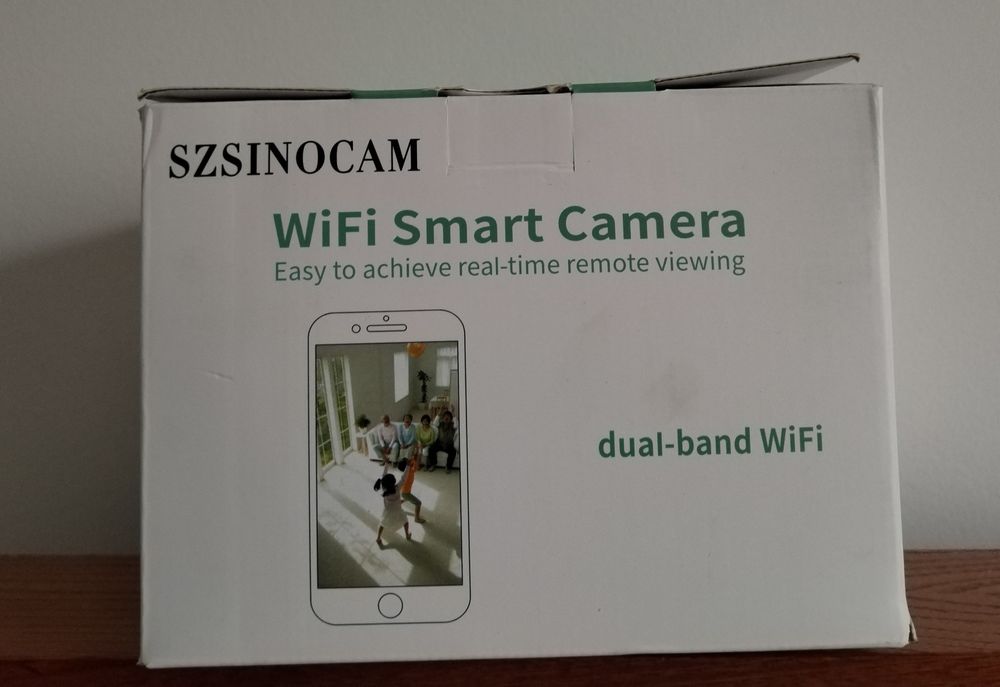 Vendo câmera de vigilância.