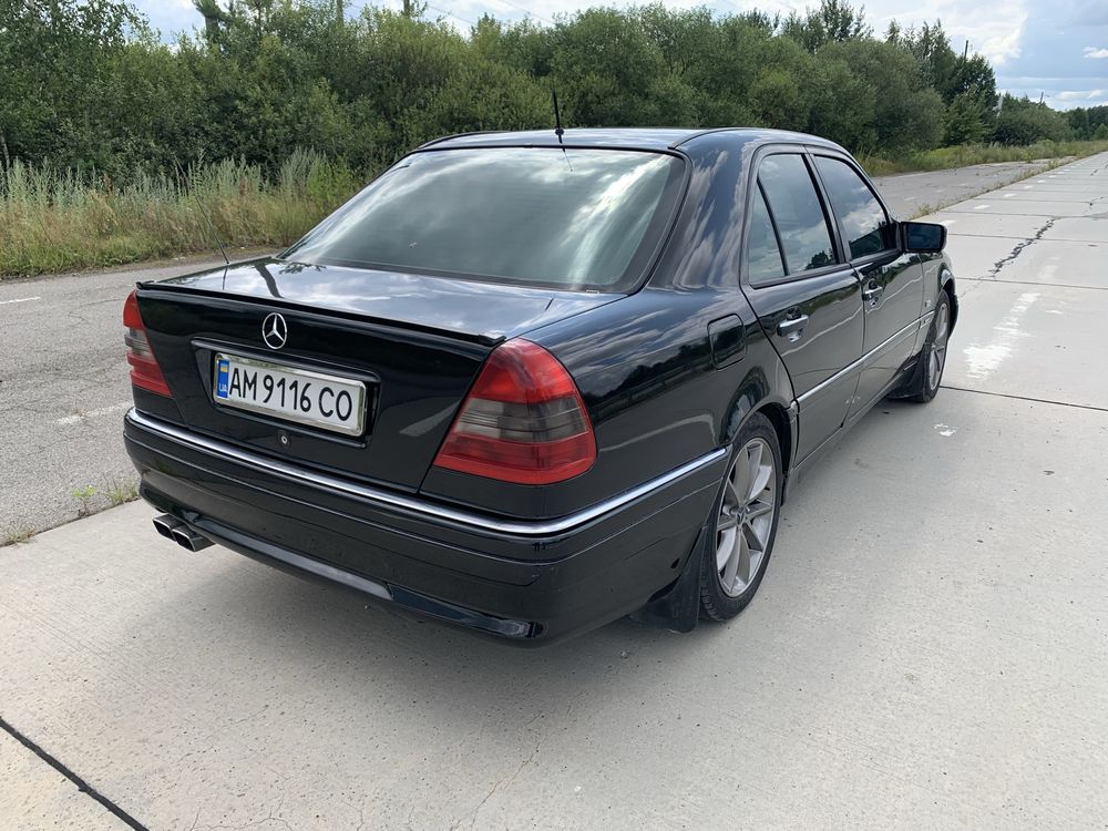 Продам w202 2.8 газ бенз 1994
