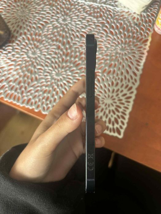 Iphone 13 z pudelkiem bez uszkodzen