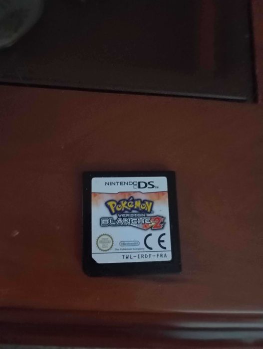 Pokemon white 2 (Versão Francesa) sem caixa.