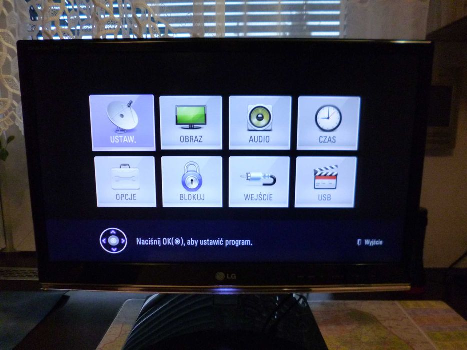 TV / Monitor LG DM2350D-PZ 3D 23