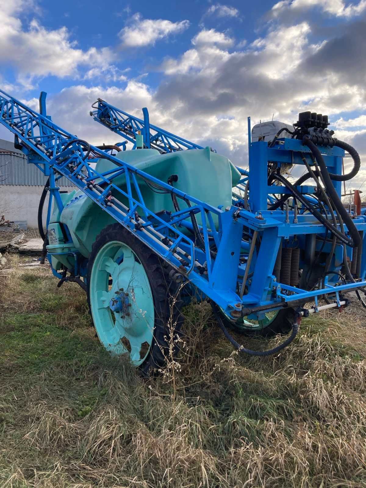 Оприскувач Berthoud Tracker 3200/28