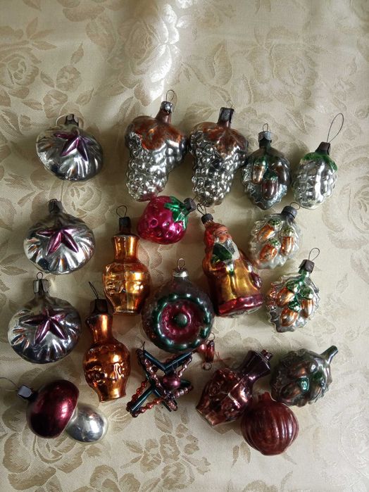 Елочные игрушки стекляные периода СССР