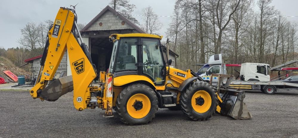 JCB 4CX Koparko ładowarka