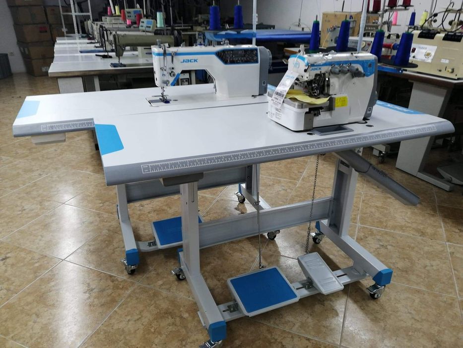 Maquina corte cose jack E4S ( NOVA)