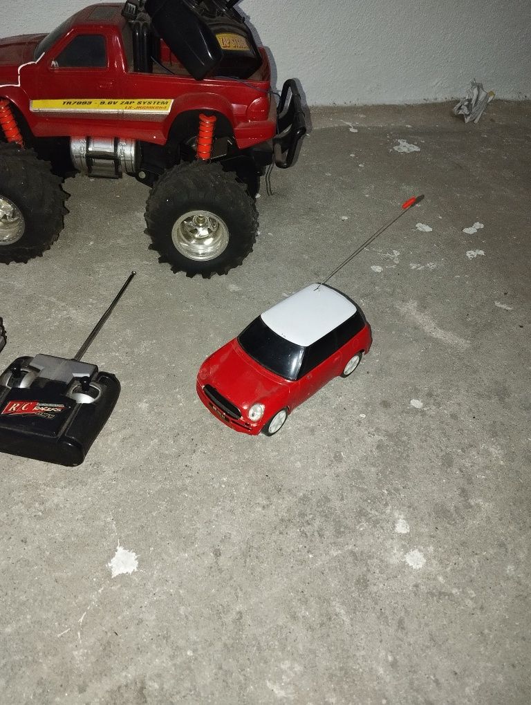 Lote de carros telecomandados + helicóptero