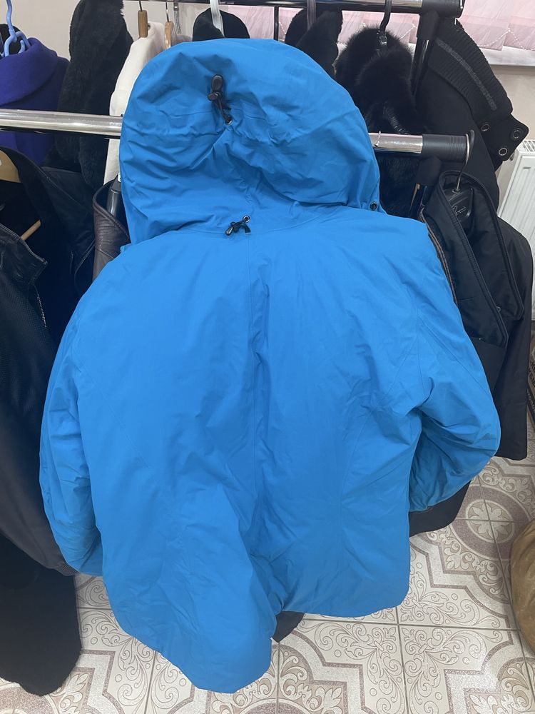 пуховий arcteryx